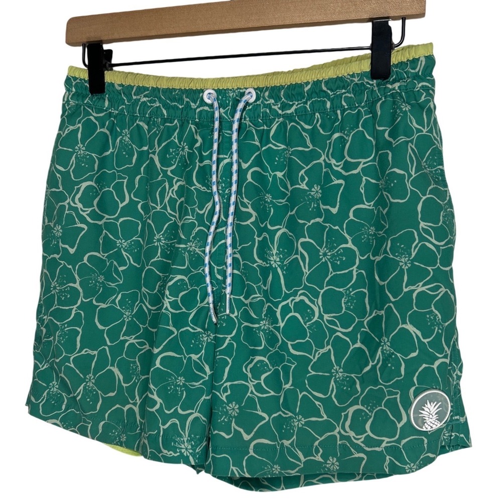 Chubbies Mens Swim Trunks Green Floral 5.5 Inch Inseam Small Shorts Beach Pool